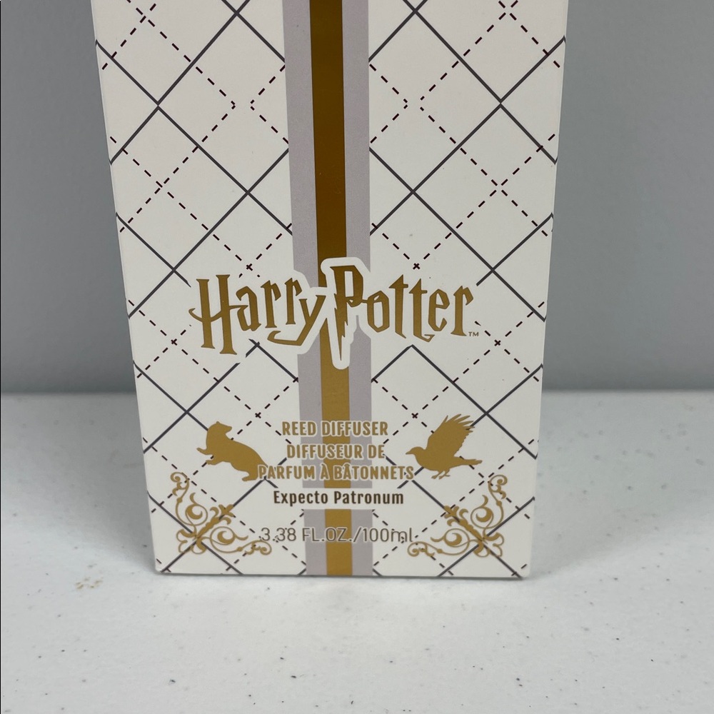 New Harry Potter Hogwarts Reed Diffuser - Picture 2 of 6